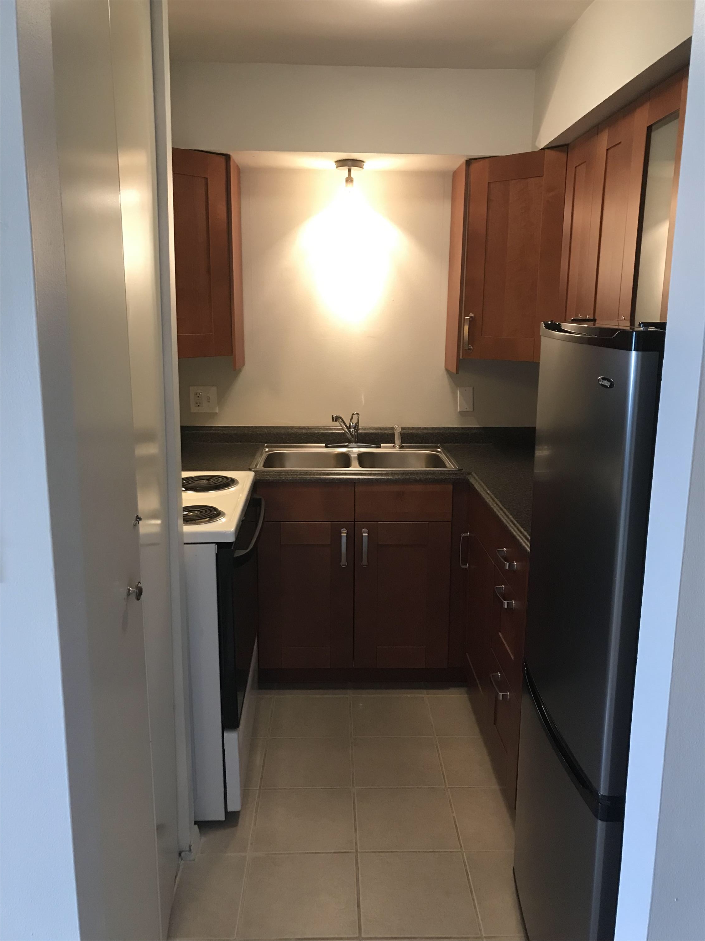 939 E Homer St - 14